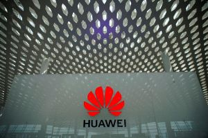 China cere SUA să ridice sancţiunile impuse Huawei
